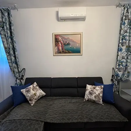 Apartment Sunny House