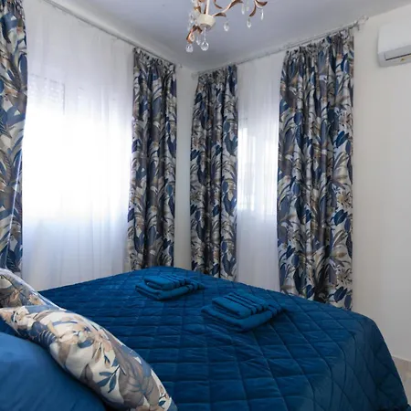 Sunny House Apartment *