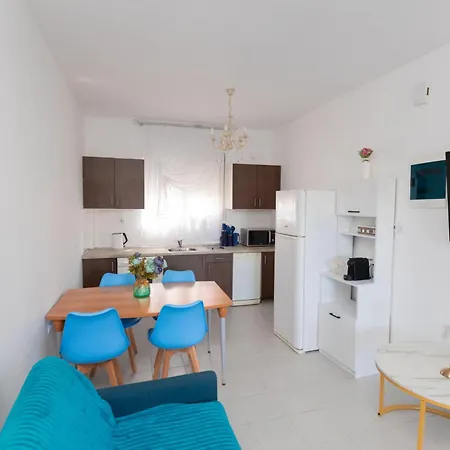 Sunny House Apartment *