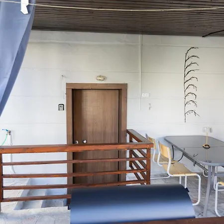 Sunny House Apartment