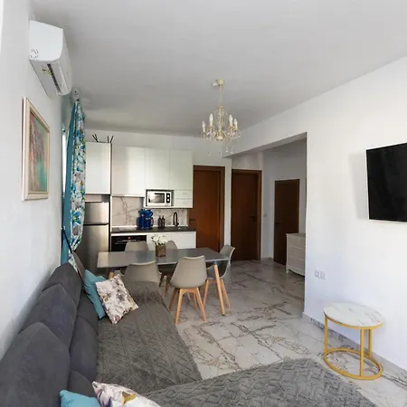 Sunny House Apartment