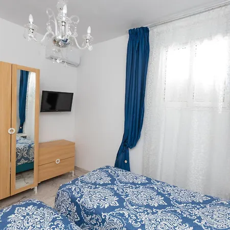 Sunny House Apartment