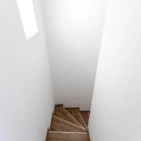 Apartment Sunny House *