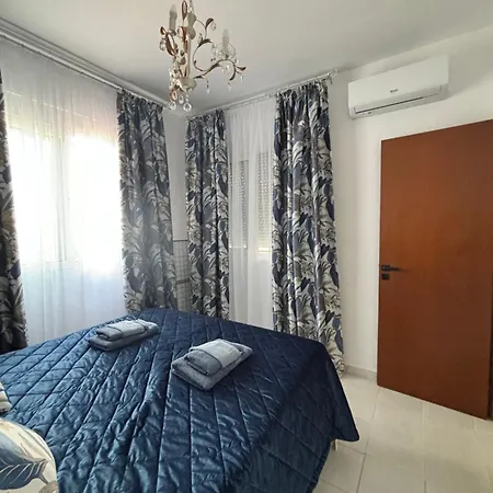 Sunny House Apartament *